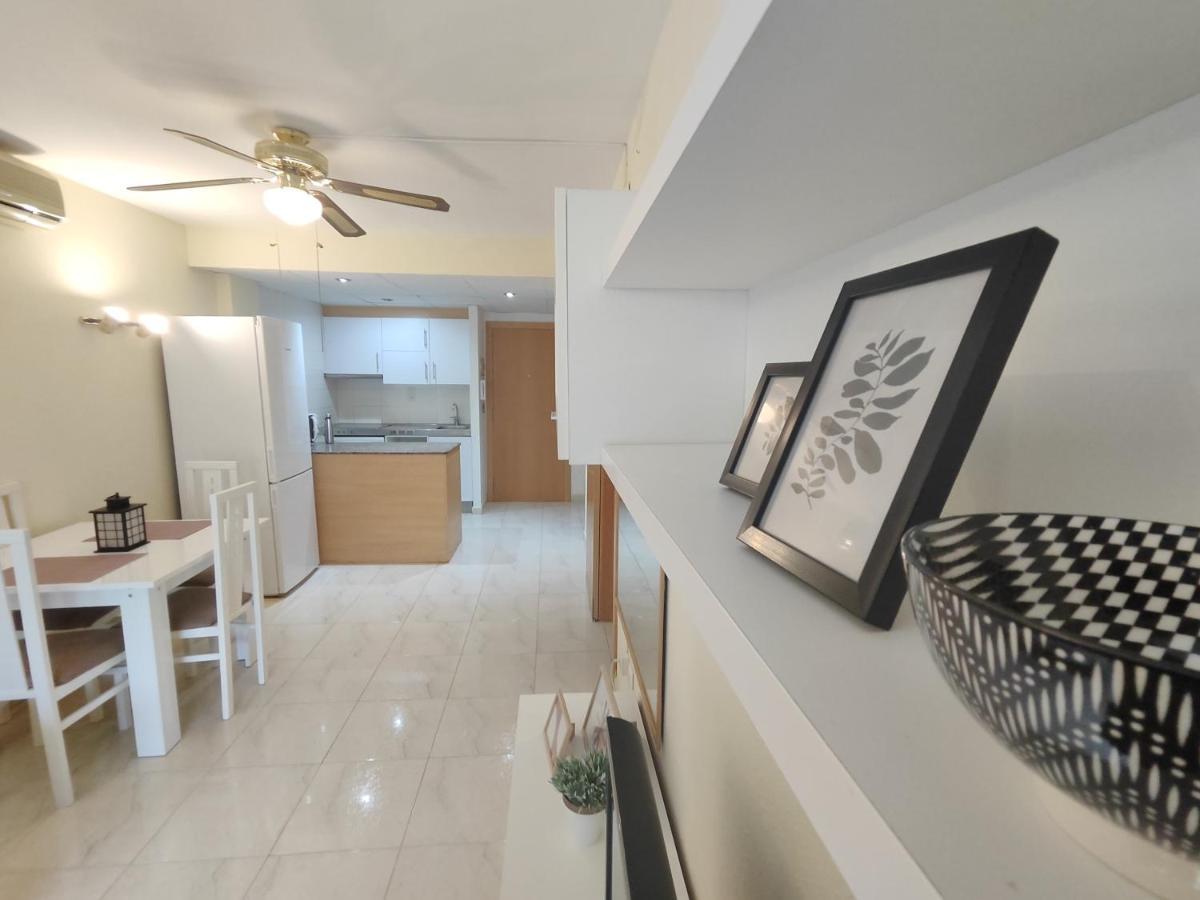 Luminoso Apartamento En Salou Con Terraza Y Parque Infantil Ideal Familias Exterior photo