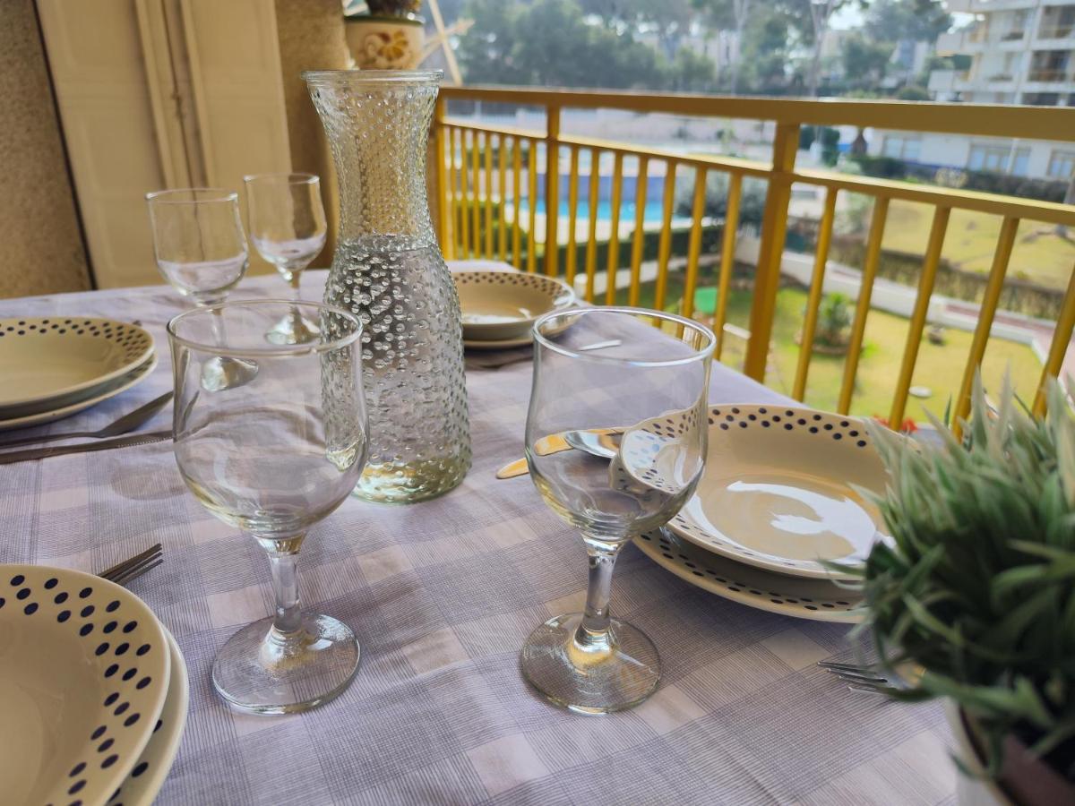 Luminoso Apartamento En Salou Con Terraza Y Parque Infantil Ideal Familias Exterior photo