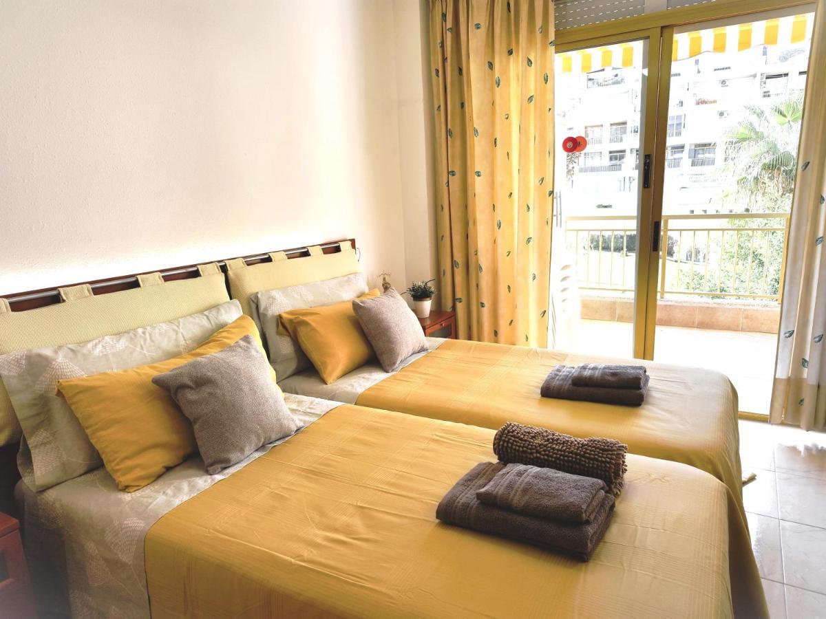 Luminoso Apartamento En Salou Con Terraza Y Parque Infantil Ideal Familias Exterior photo