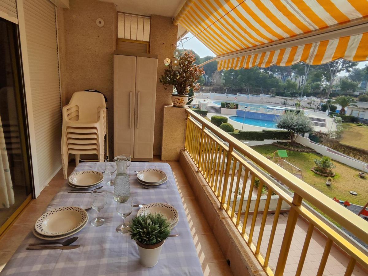 Luminoso Apartamento En Salou Con Terraza Y Parque Infantil Ideal Familias Exterior photo