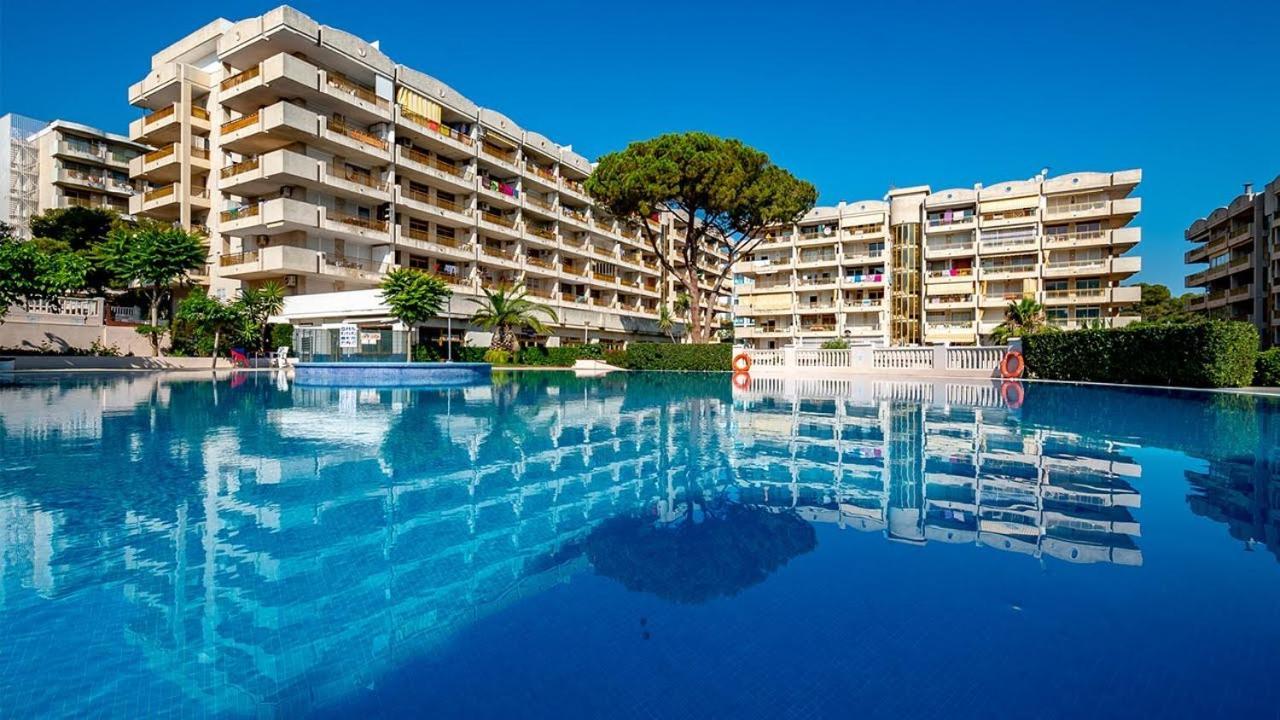 Luminoso Apartamento En Salou Con Terraza Y Parque Infantil Ideal Familias Exterior photo