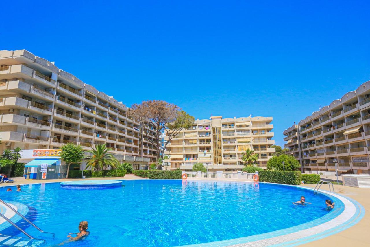 Luminoso Apartamento En Salou Con Terraza Y Parque Infantil Ideal Familias Exterior photo